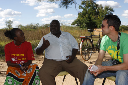 simakakata3-dec-09 Meeting up with a CARE International representative in May 2009. At that point they didn't think they would have any spare funds to help Simakakata. Thankfully funds have now become available.